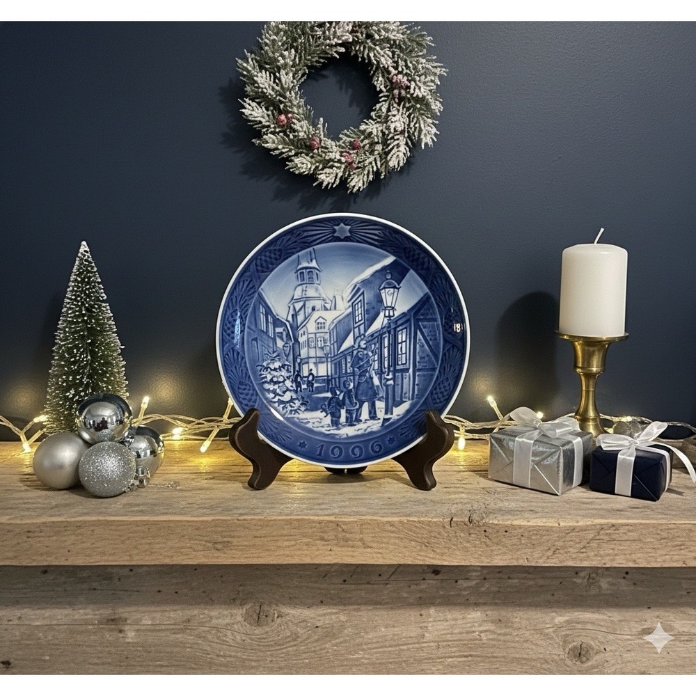 Royal Copenhagen 1996 Christmas Plate Lighting the Street Lamps Blue White
